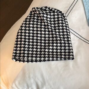 Stylish Black and White soft Houndstooth beanie